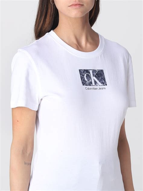 calvin klein jeans damen t shirt|calvin klein loose fit jeans.